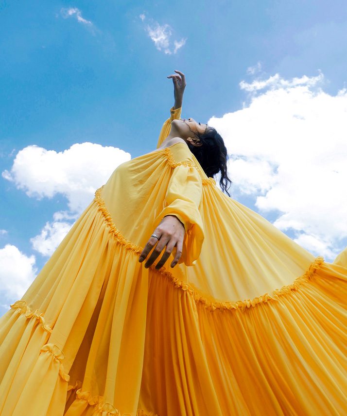 Aforcolour Lifestyle Woman Monotone Right